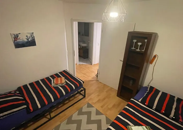 Suiteable Living- Balkon ,sehr leise , nahe dem RB-Stadion, direkte S-Bahn Anbindung , NintendoWii mit Bidschirm , Café Espressokocher inklusive