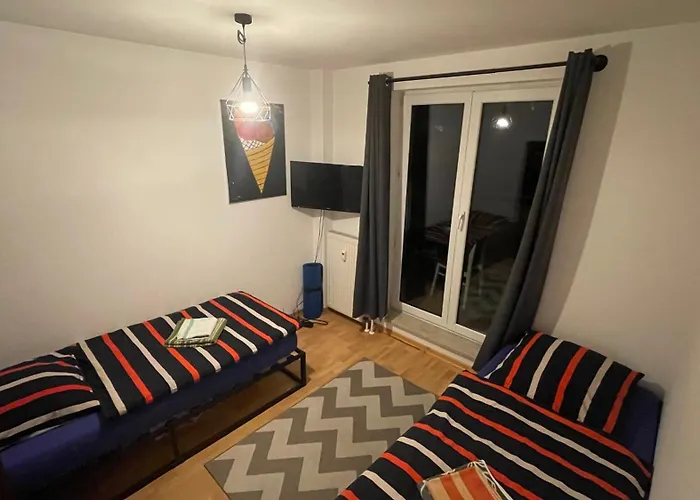 Suiteable Living- Balkon ,sehr leise , nahe dem RB-Stadion, direkte S-Bahn Anbindung , NintendoWii mit Bidschirm , Café Espressokocher inklusive
